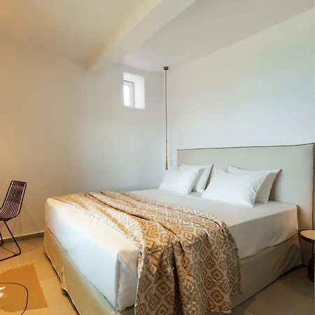 Trinitas Mare - Psarou Beachfront House W Sea View